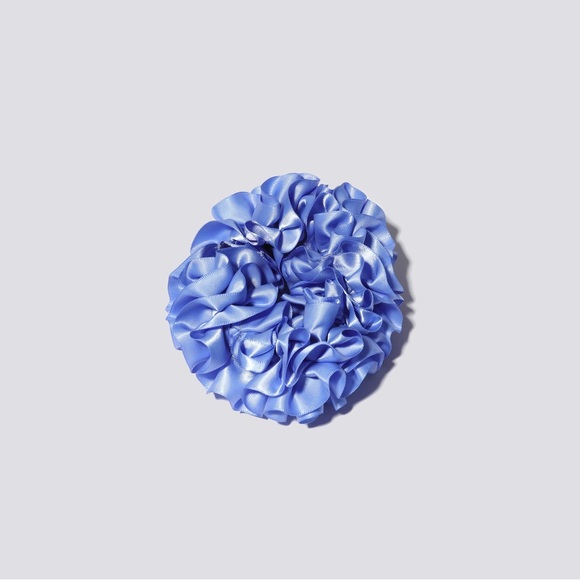 Maryam Nassir Zadeh Carnation Scrunchie NWT WISTERIA - Picture 1 of 3
